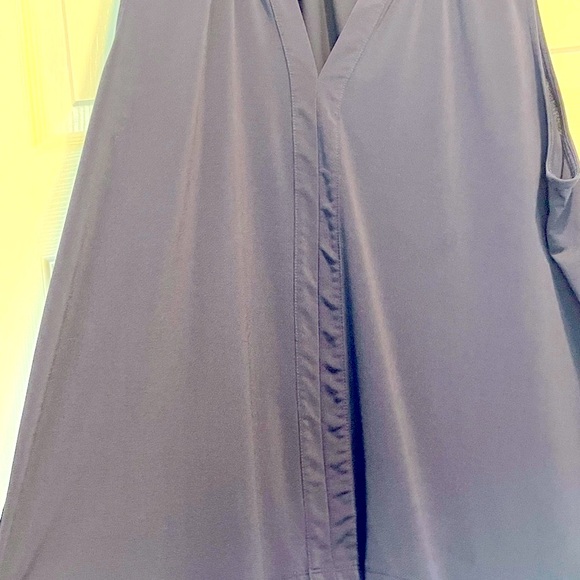 🍊5/$35 H&M Navy Sleeveless Blouse XL🍊 - Picture 5 of 5